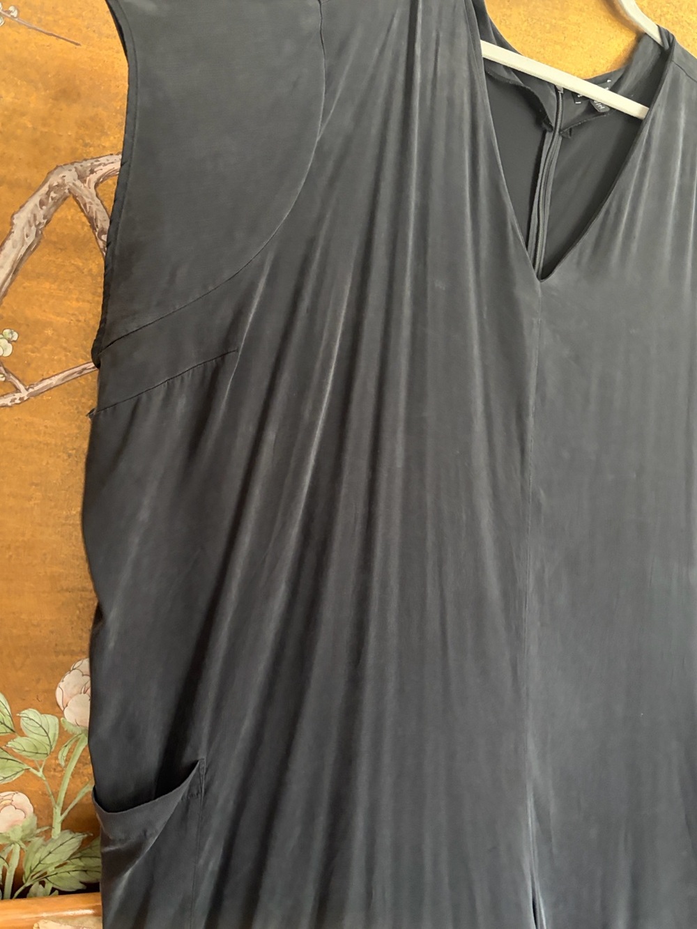 Universal Standard Cupro /vegan silk Jumpsuit, lightweight, classy, comfortable - Picture 5 of 9
